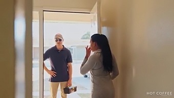 Curvy latina wife fucks the cable guy while her husband is out of the country.